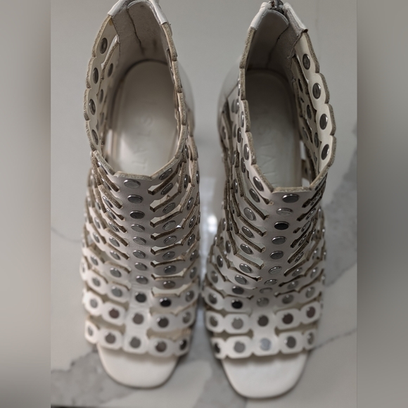 1. State New White Leather Booties Size 6.5 - Picture 2 of 8